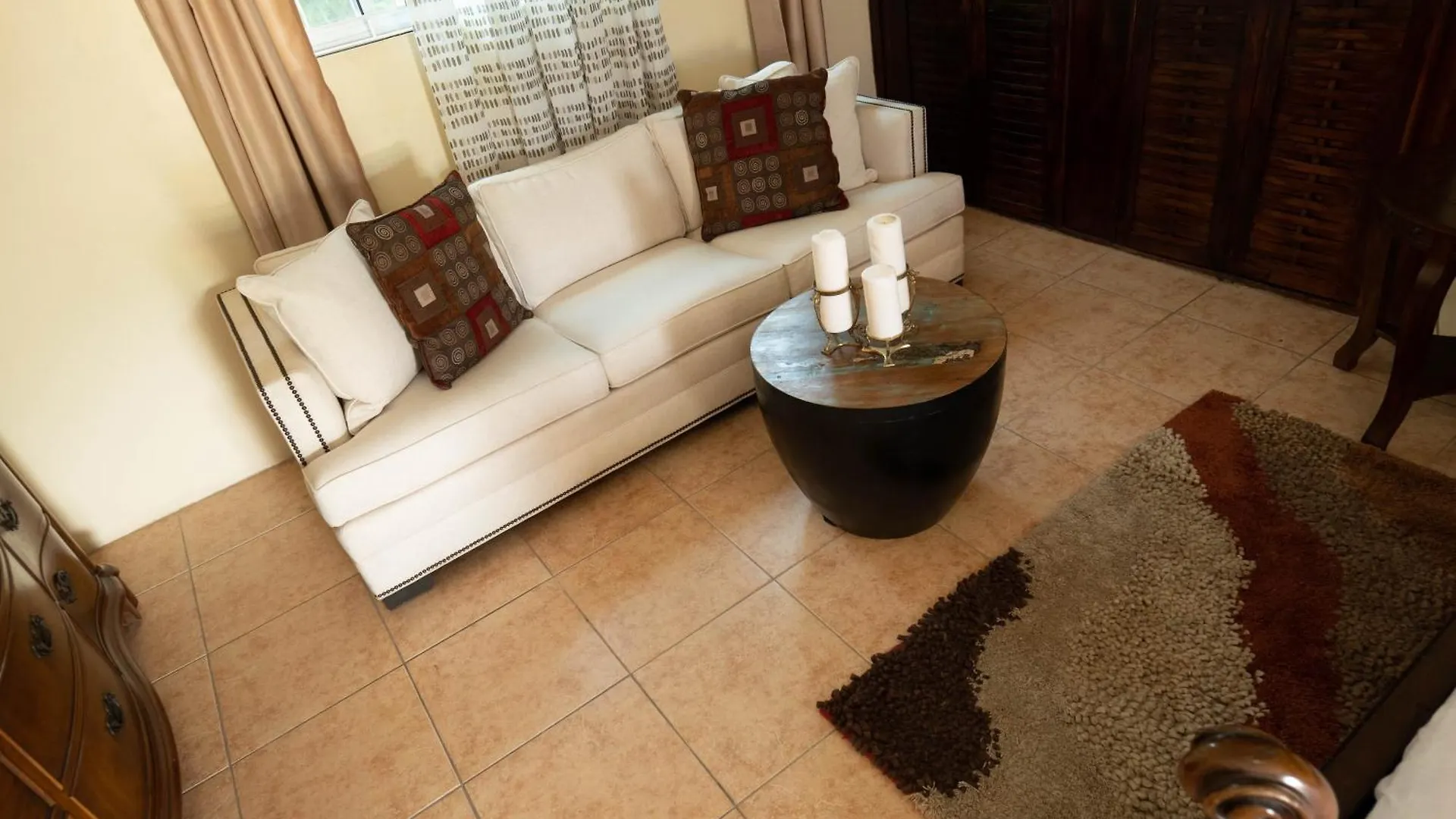 Kingston - 2 Beds - 2 Bathrooms - Pool - Parking Apartment